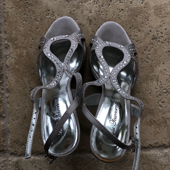 Lulu Townsend silver strapped heel, size 9, never worn - Picture 2 of 5